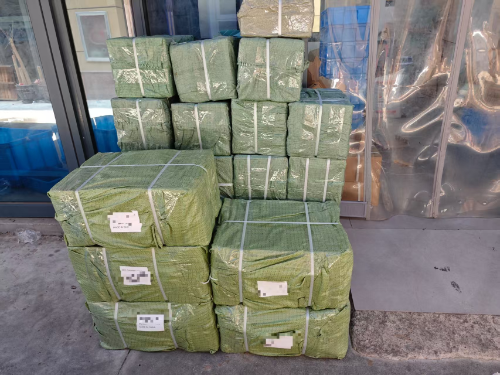 Twee zendingen de deur uit: kasthardware op weg naar Thailand en het Midden-Oosten